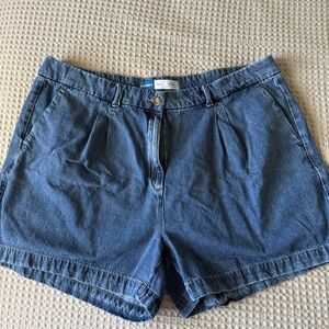 Old Navy Adjustable Waist Taylor Denim Shorts